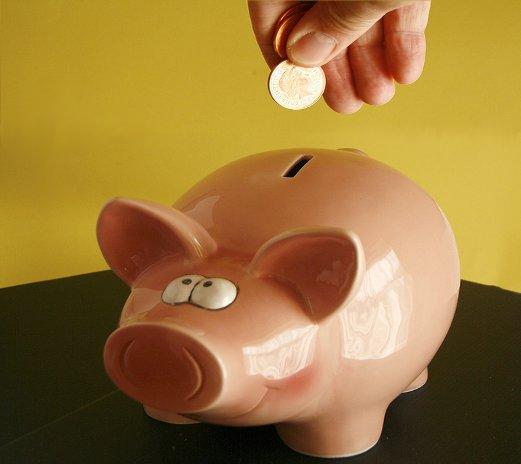 How To Save Money On Car Insurance With GoAuto Insurance - An image of a piggy bank.